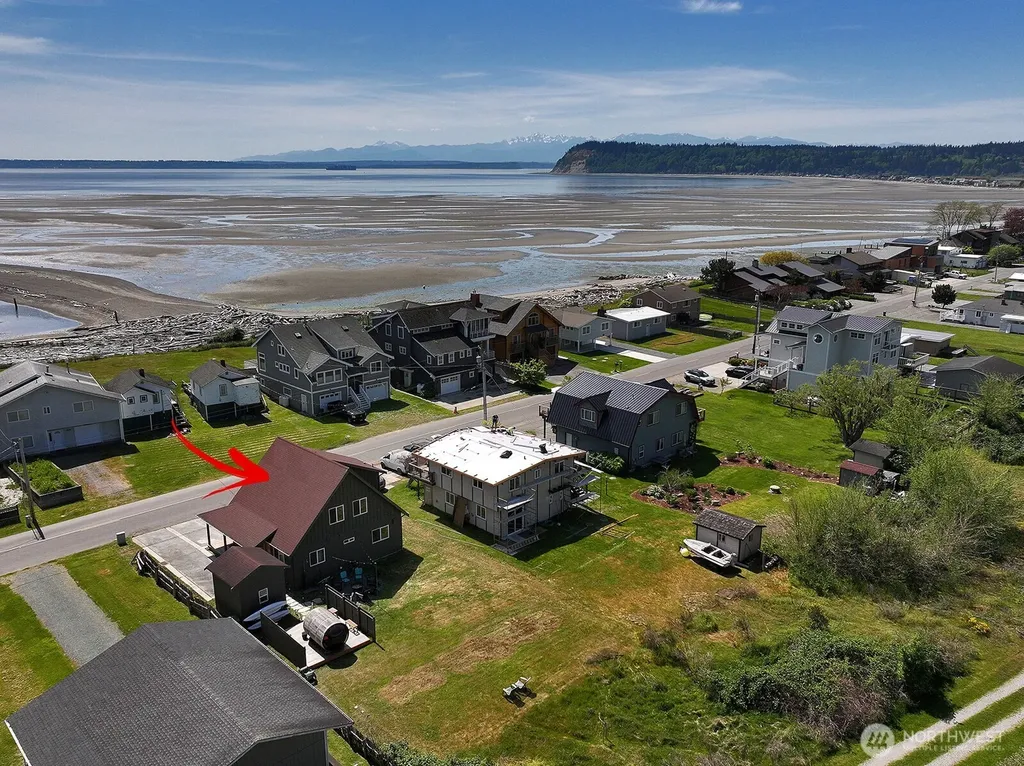 2633 Sunlight Beach Road Clinton WA 98236