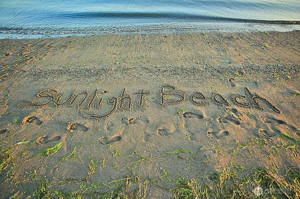 2633 Sunlight Beach Road Clinton WA 98236
