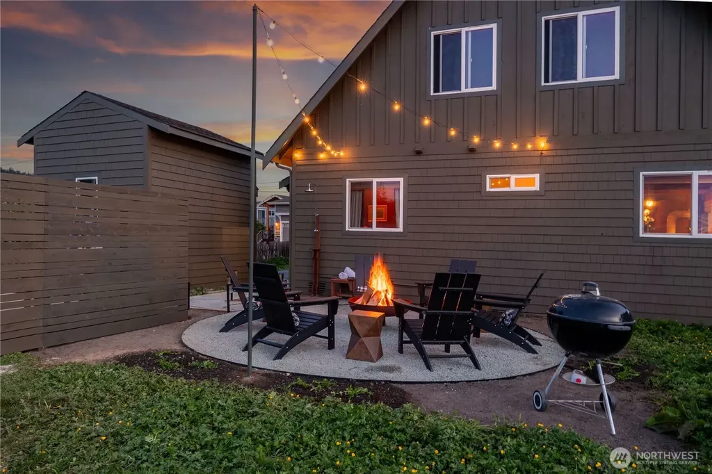 2633 Sunlight Beach Road Clinton WA 98236