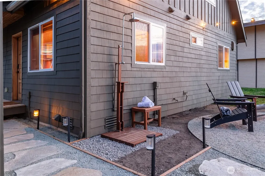 2633 Sunlight Beach Road Clinton WA 98236