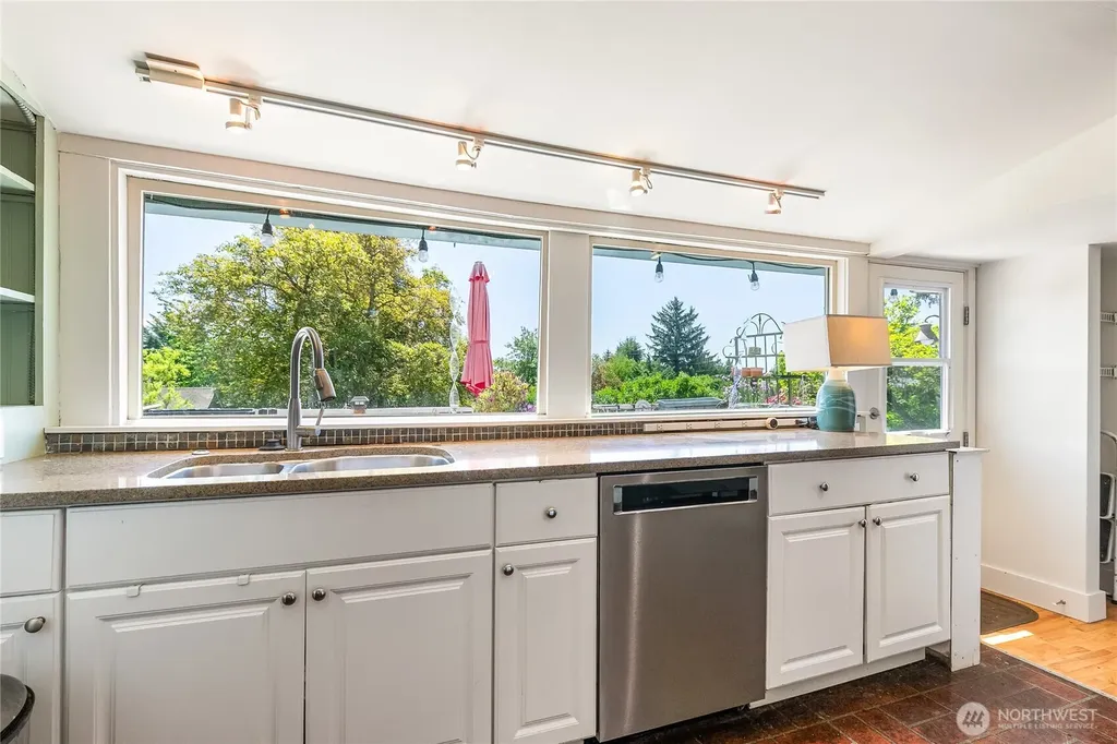 1205 Front Street Lynden WA 98264