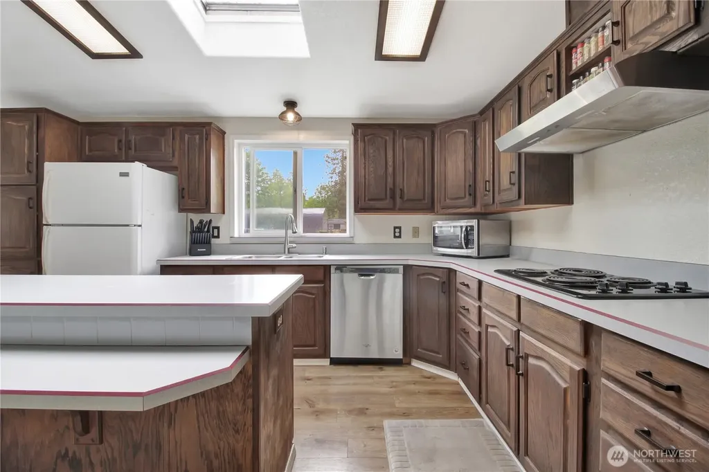 31113 W Whitehorse Drive Arlington WA 98223