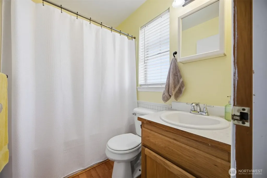 1225 Ash Street Lynden WA 98264