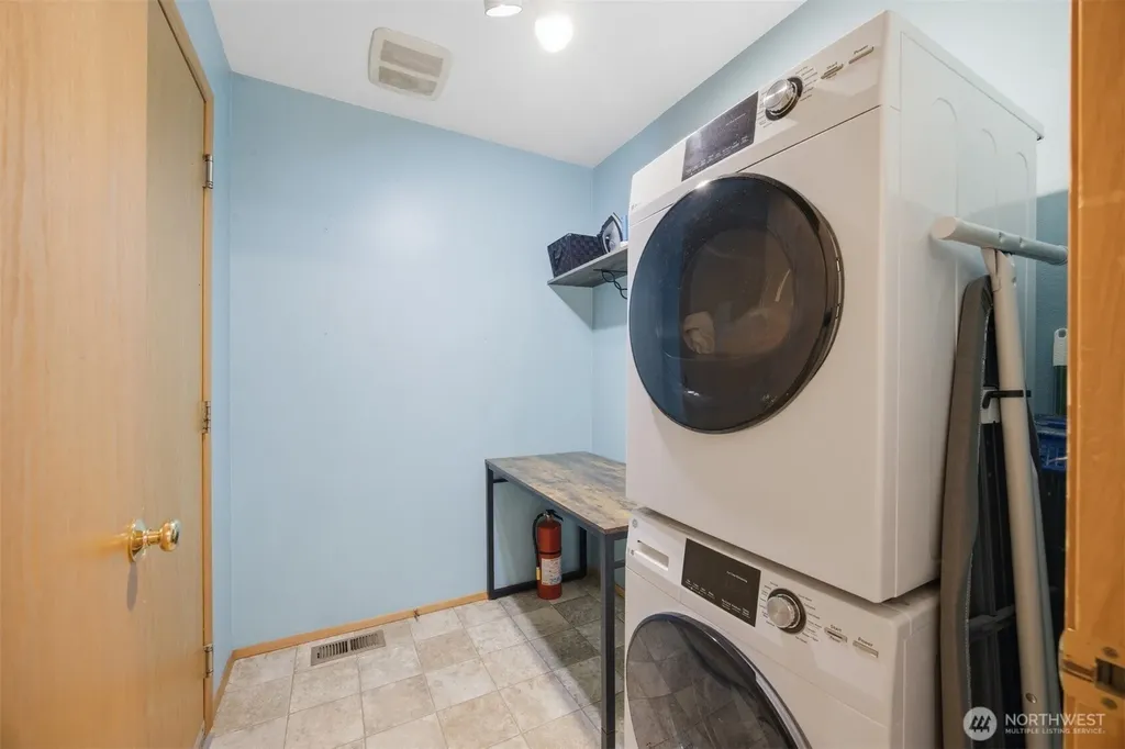 1225 Ash Street Lynden WA 98264