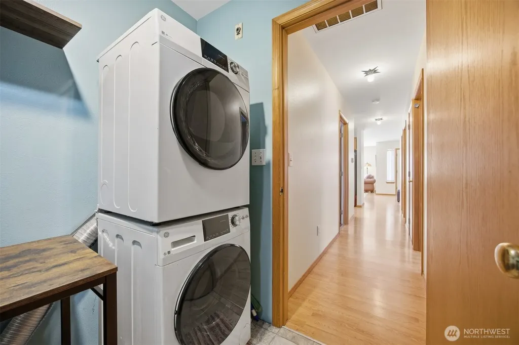 1225 Ash Street Lynden WA 98264