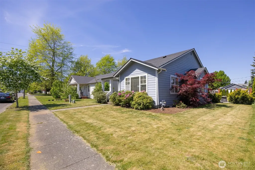 1225 Ash Street Lynden WA 98264