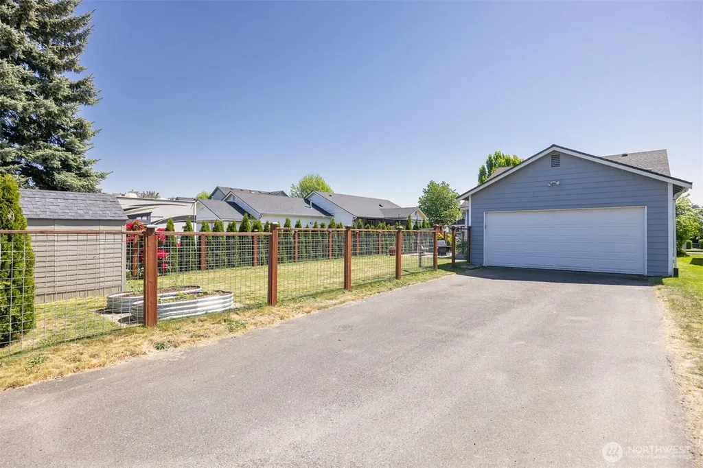 1225 Ash Street Lynden WA 98264