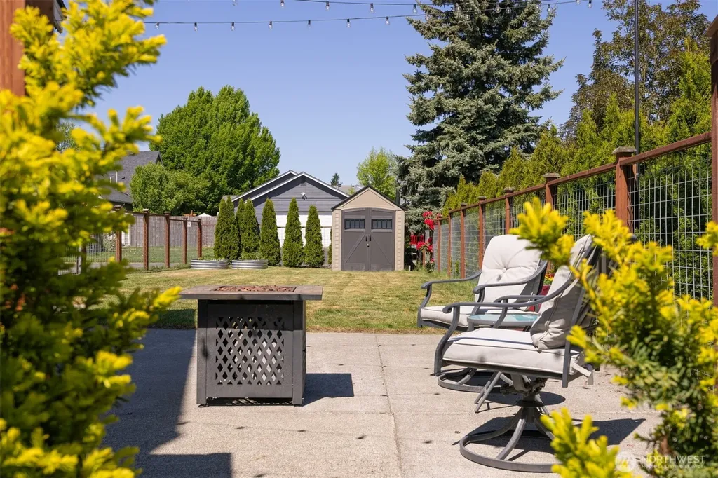 1225 Ash Street Lynden WA 98264