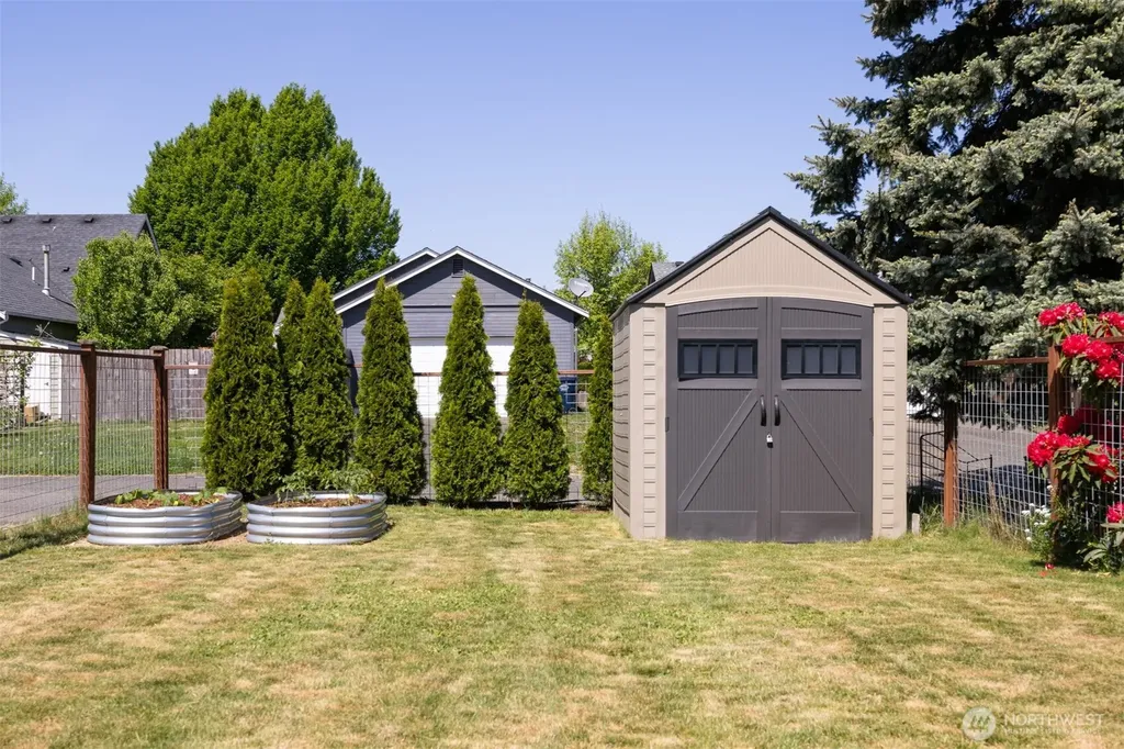 1225 Ash Street Lynden WA 98264