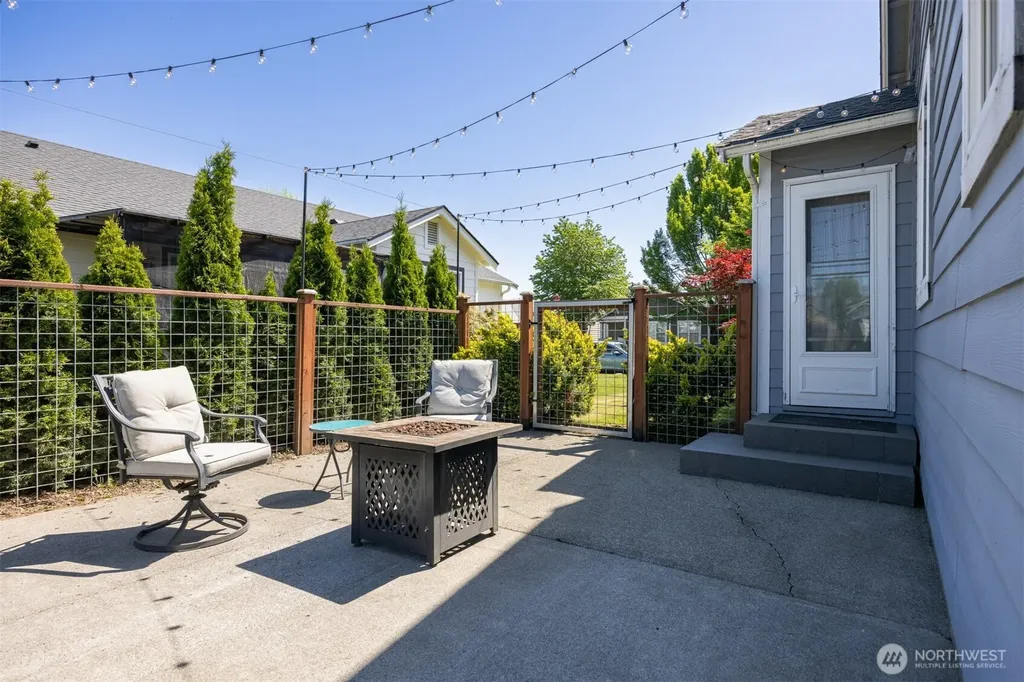1225 Ash Street Lynden WA 98264