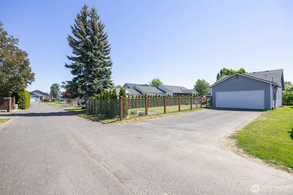 1225 Ash Street Lynden WA 98264
