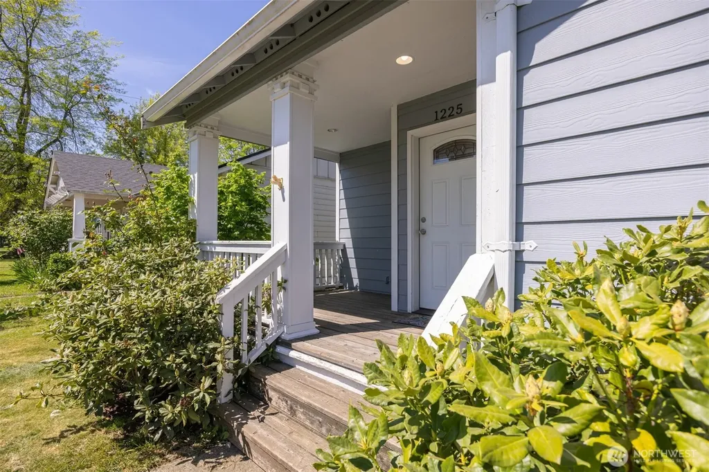 1225 Ash Street Lynden WA 98264
