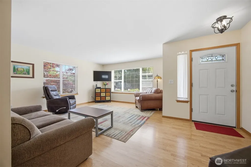 1225 Ash Street Lynden WA 98264