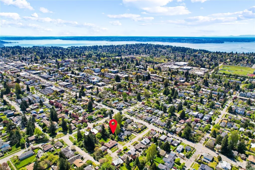 1417 SW Donovan Street Seattle WA 98106