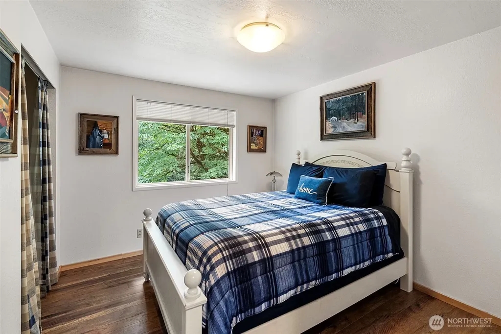 19545 Park Boulevard NE Suquamish WA 98392