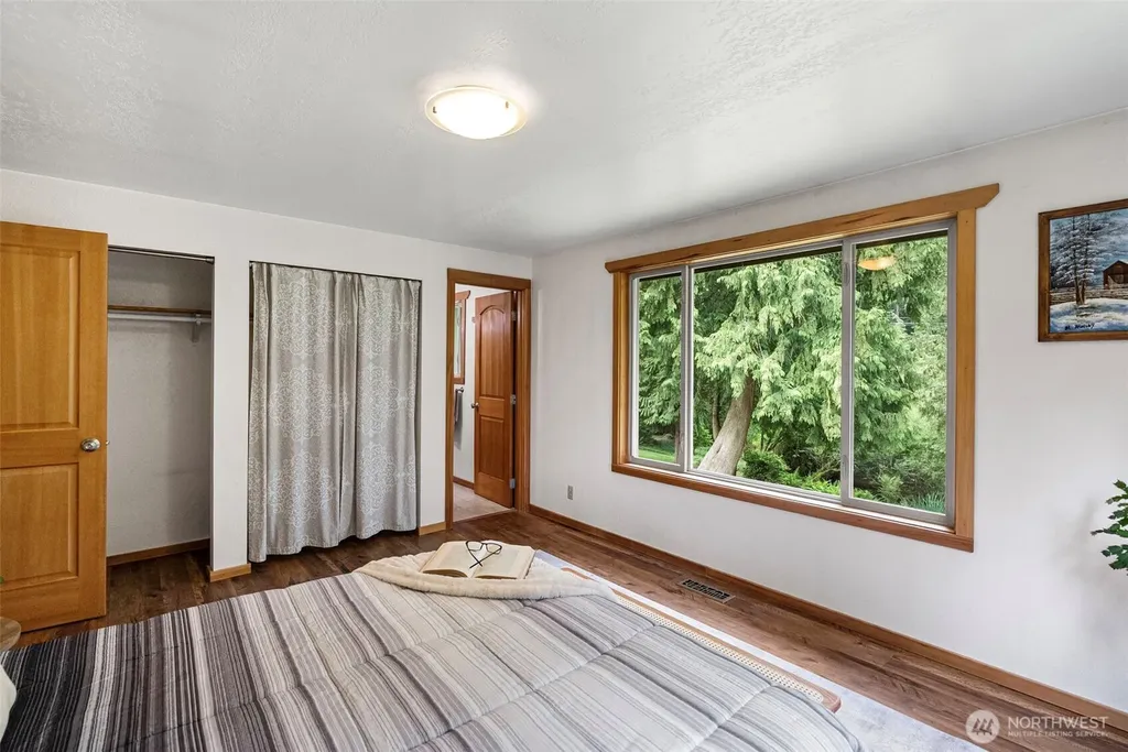 19545 Park Boulevard NE Suquamish WA 98392