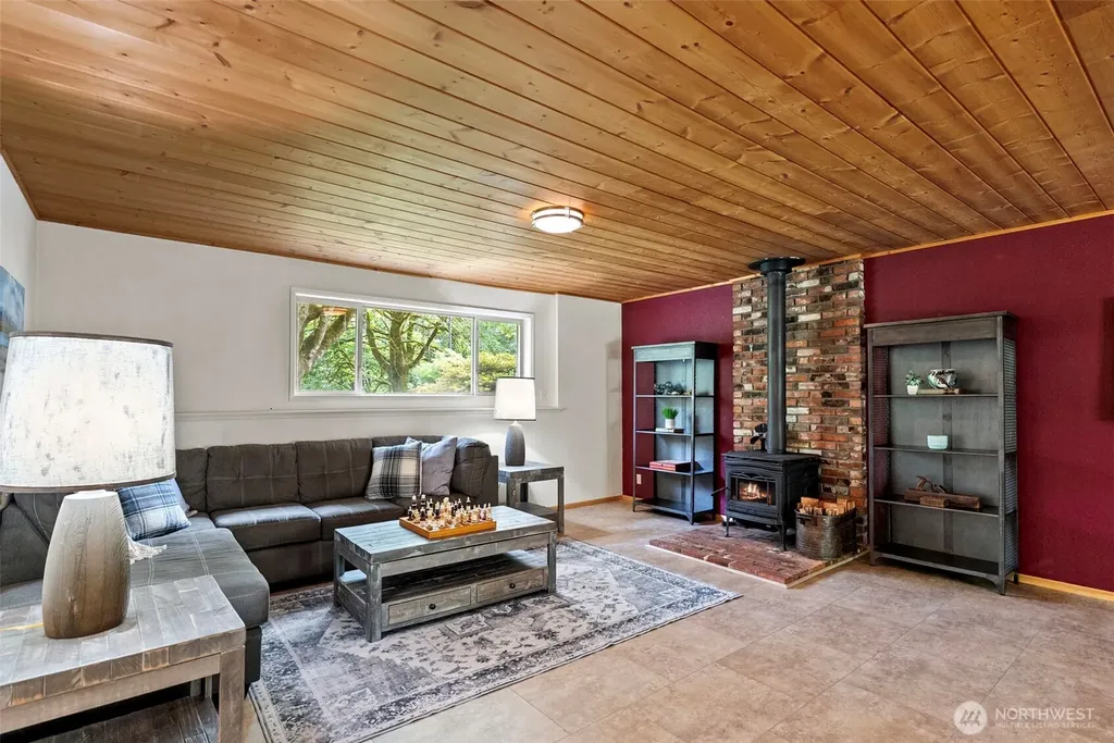 19545 Park Boulevard NE Suquamish WA 98392
