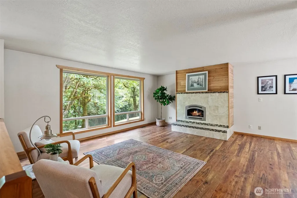 19545 Park Boulevard NE Suquamish WA 98392