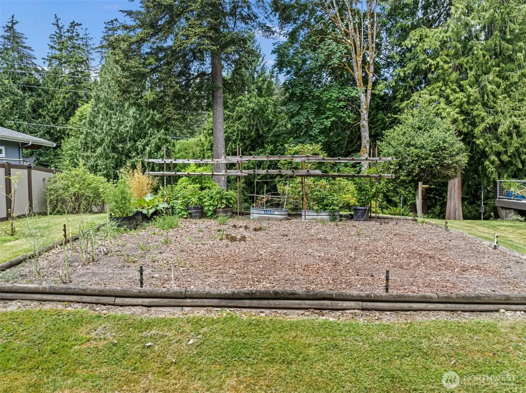 19545 Park Boulevard NE Suquamish WA 98392