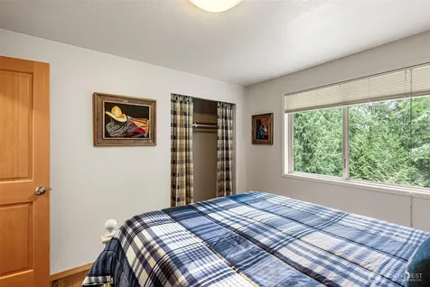 19545 Park Boulevard NE Suquamish WA 98392