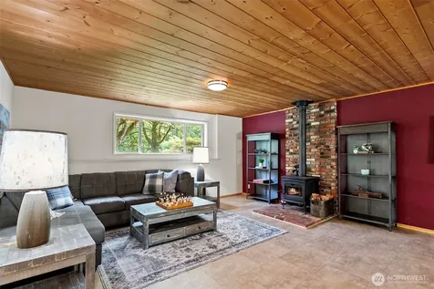 19545 Park Boulevard NE Suquamish WA 98392