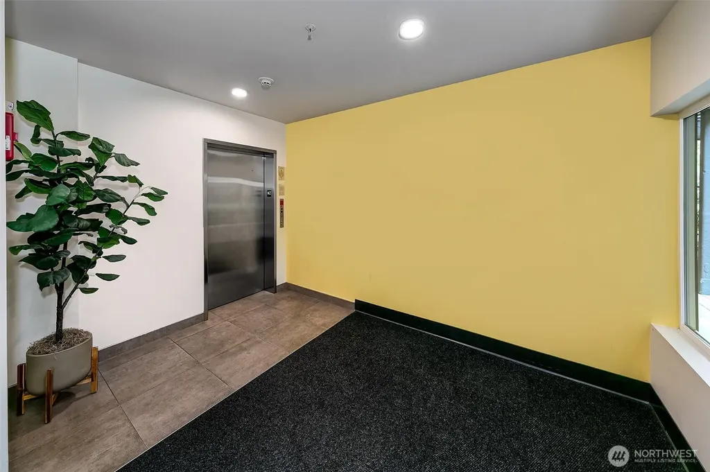 121 12th Avenue E Seattle WA 98102