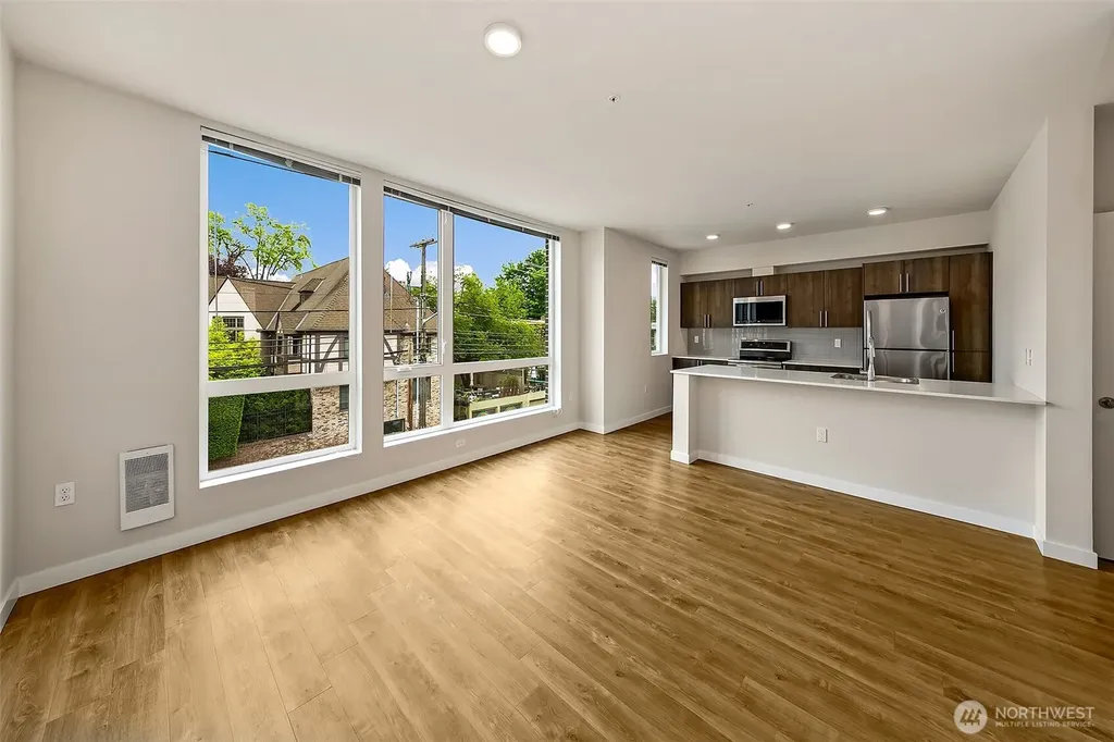 121 12th Avenue E Seattle WA 98102