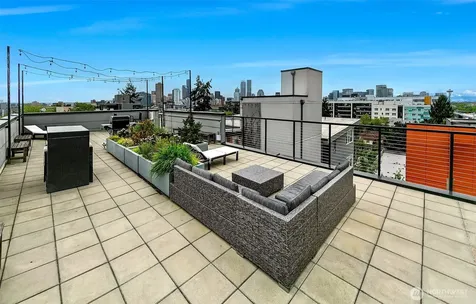 121 12th Avenue E Seattle WA 98102