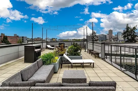 121 12th Avenue E Seattle WA 98102