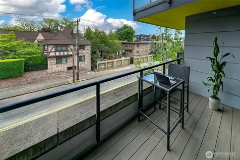 121 12th Avenue E Seattle WA 98102