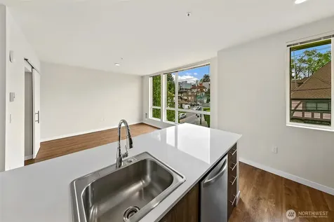 121 12th Avenue E Seattle WA 98102