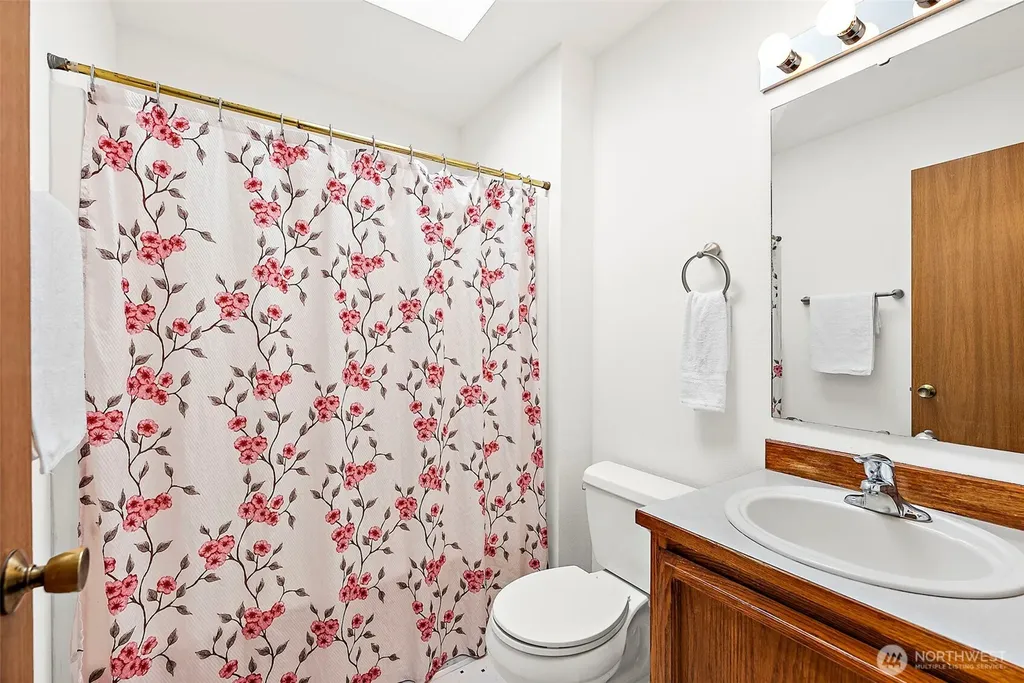 1381 NW Derryfield Drive Silverdale WA 98383