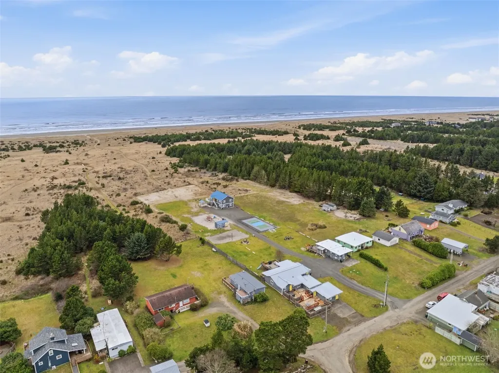 13301 North Place Long Beach WA 98631