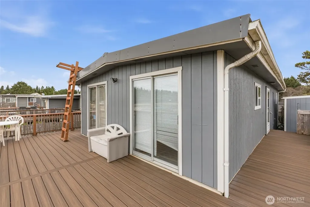 13301 North Place Long Beach WA 98631