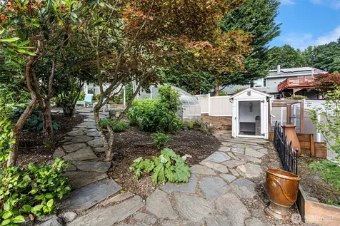 5712 141st Place SE Bellevue WA 98006