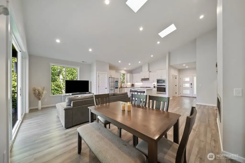 4652 E Hillcrest Drive Port Orchard WA 98366
