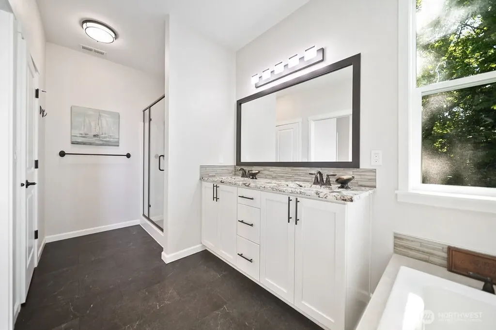 4652 E Hillcrest Drive Port Orchard WA 98366