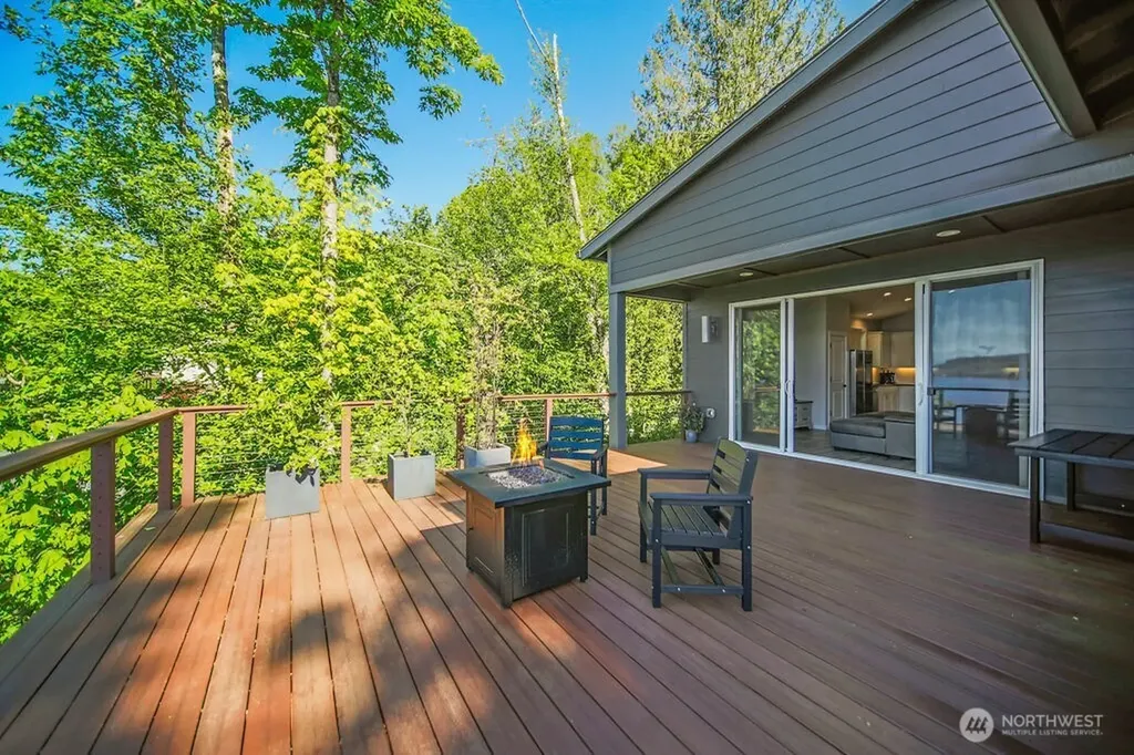 4652 E Hillcrest Drive Port Orchard WA 98366