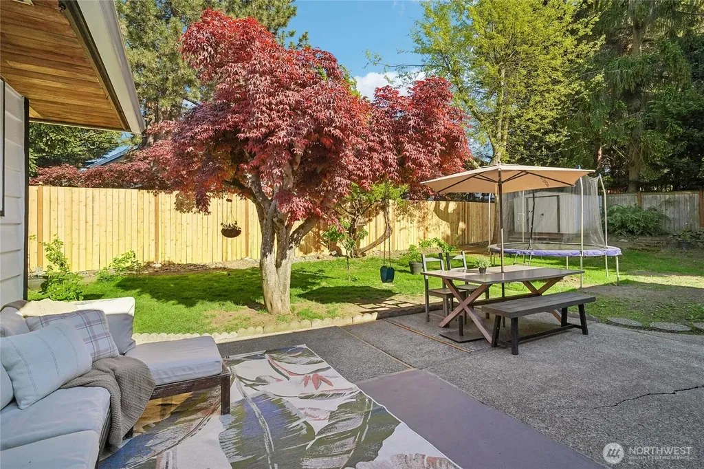 21032 102nd Avenue SE Kent WA 98031