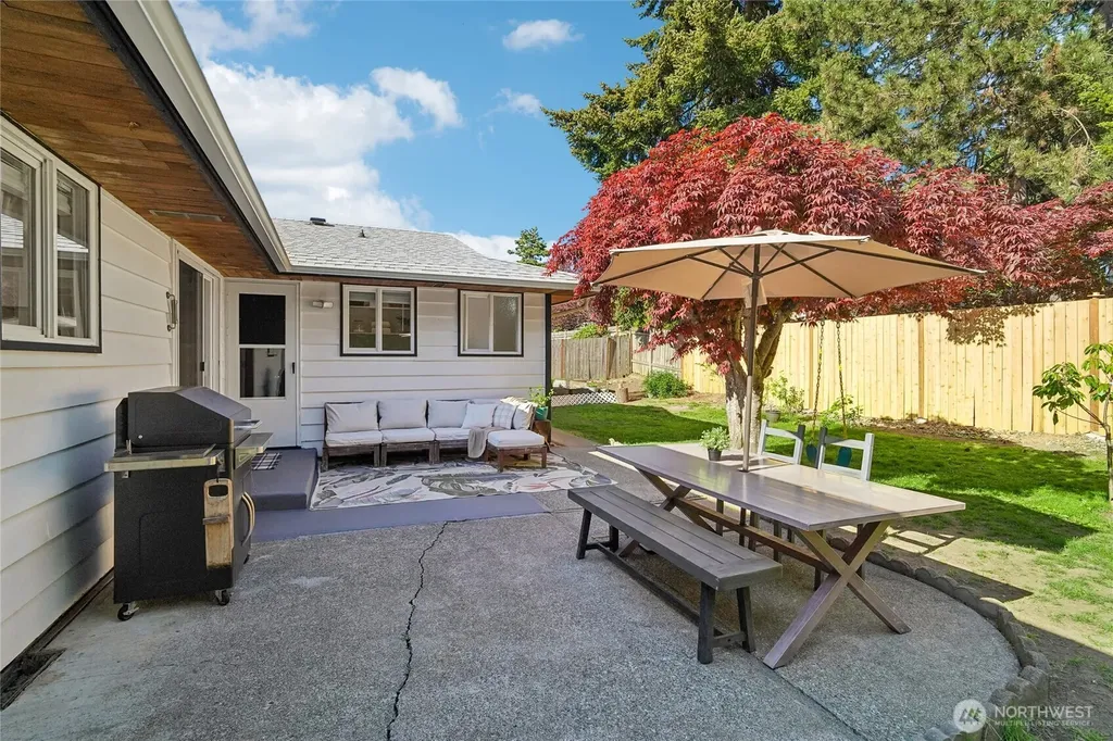 21032 102nd Avenue SE Kent WA 98031