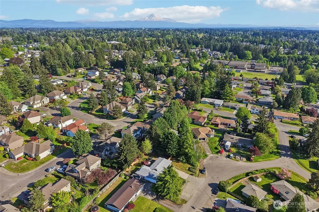 21032 102nd Avenue SE Kent WA 98031