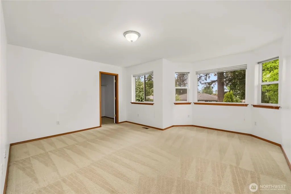 27116 117th Place SE Kent WA 98030