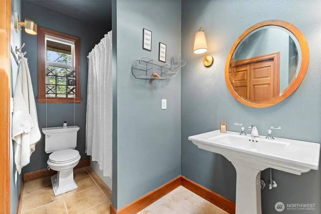 1745 Academy Road Bellingham WA 98226