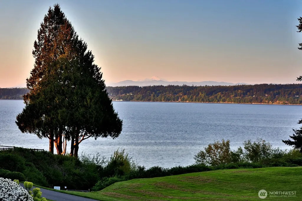 4654 Strawbridge Lane Langley WA 98260