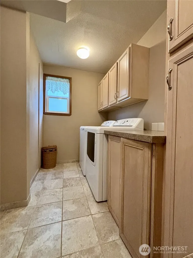20 James Drive Aberdeen WA 98520