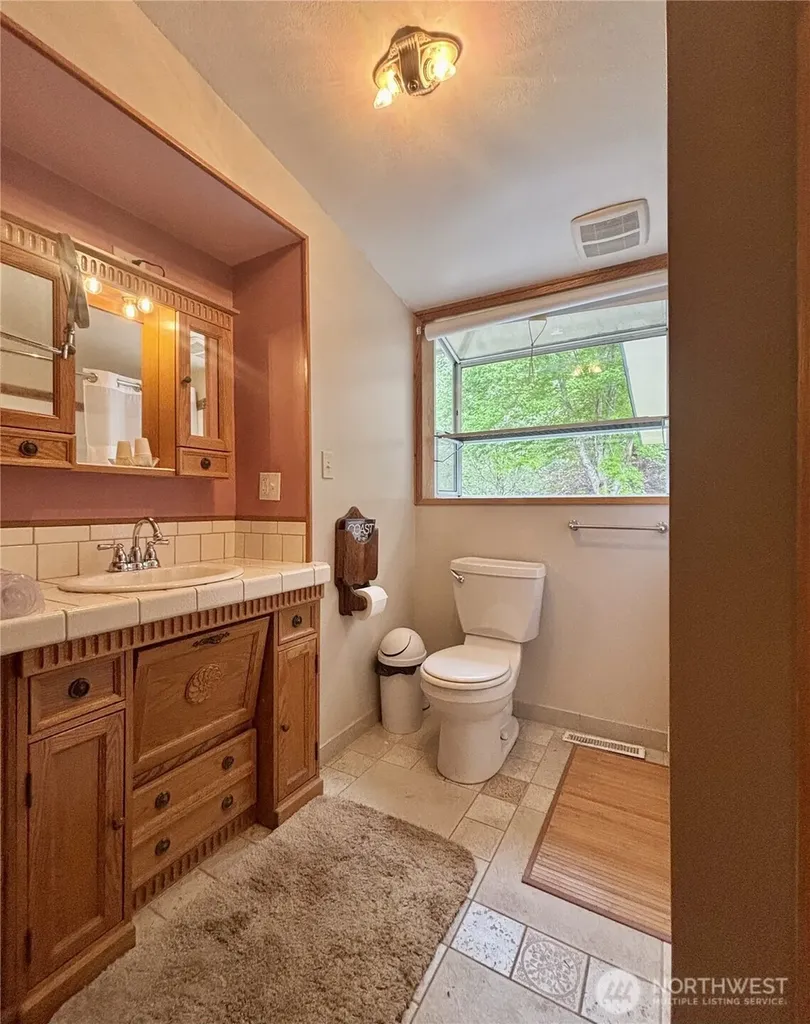 20 James Drive Aberdeen WA 98520