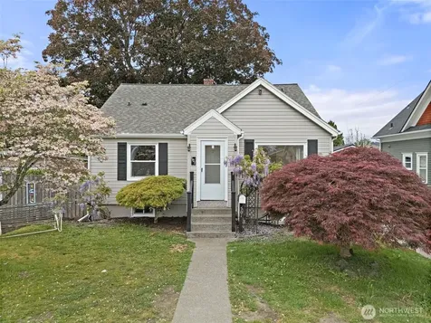 501 7th Avenue NW Puyallup WA 98371