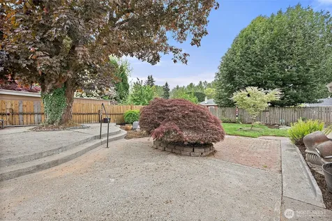 501 7th Avenue NW Puyallup WA 98371