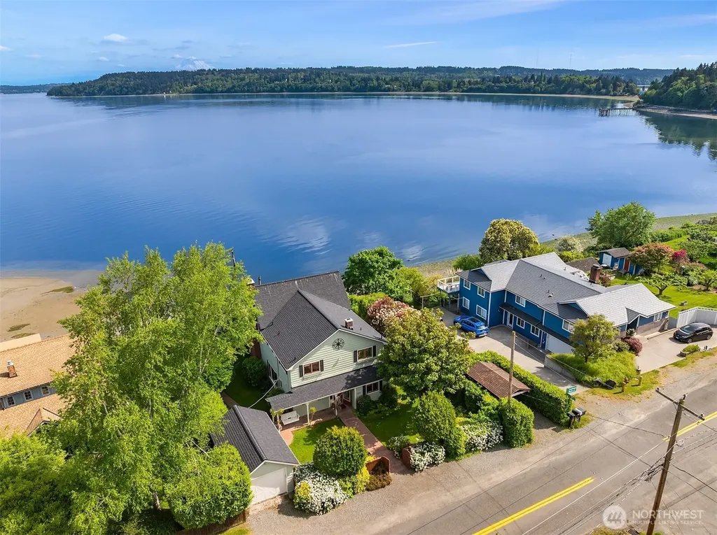 20446 Chautauqua Beach Road SW Vashon WA 98070