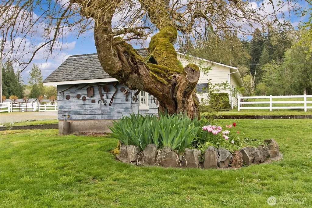 26904 SE 400th Street Enumclaw WA 98022
